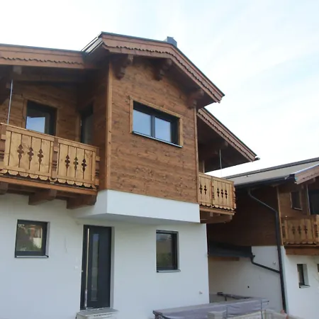 First In Mountain By We Rent בקתה